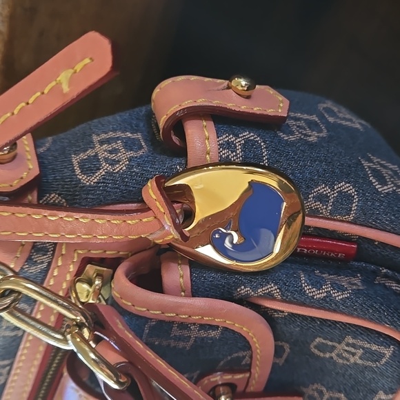 Vintage Dooney And Bourke - Picture 6 of 6
